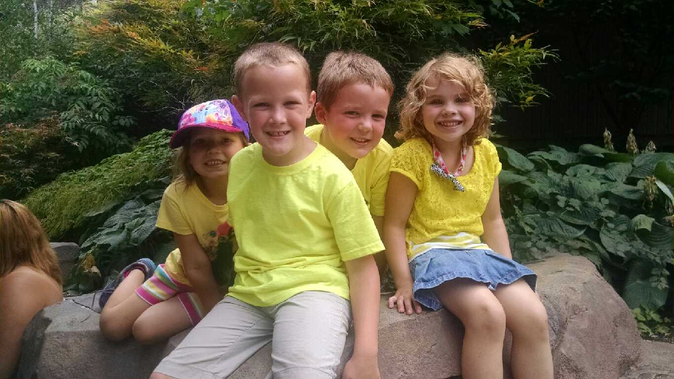 Children visiting the Erie Zoo